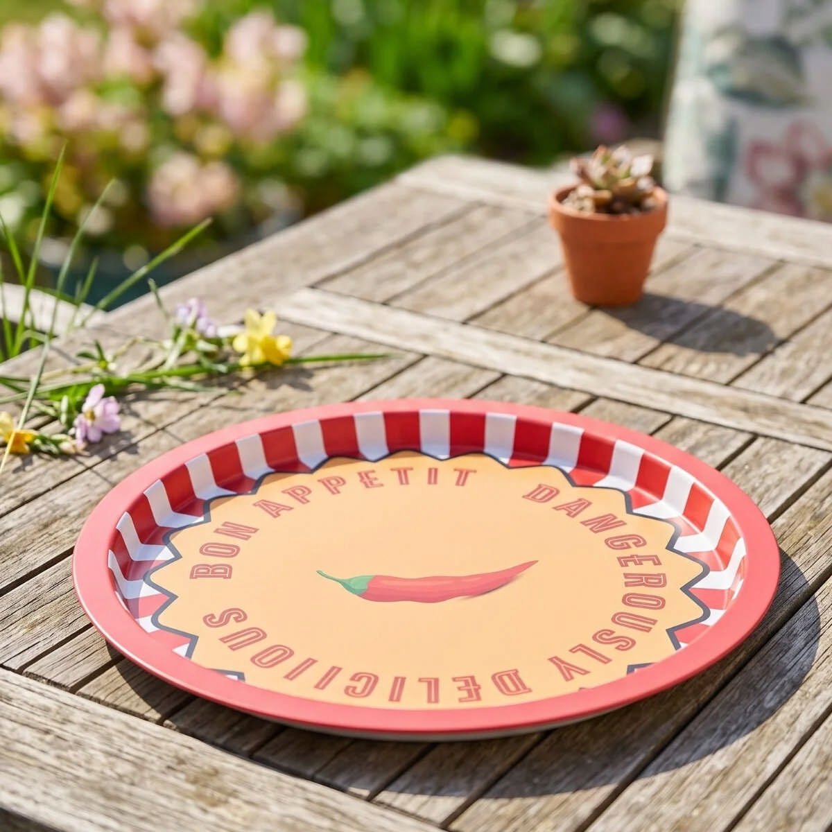 Chili Pepper Acı Biber Desenli Yuvarlak Metal Servis Tepsisi - Ø315 mm — Tepsiler — görsel 5 / 5 — Tinbox