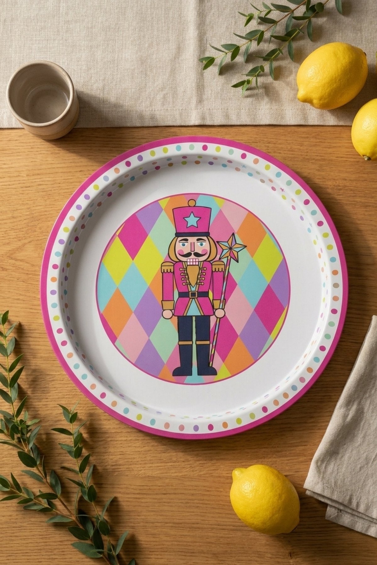 Tepsi, Ø315 Küçük Yuvarlak — Neon Nutcracker — Tepsiler — görsel 1 / 3 — Tinbox
