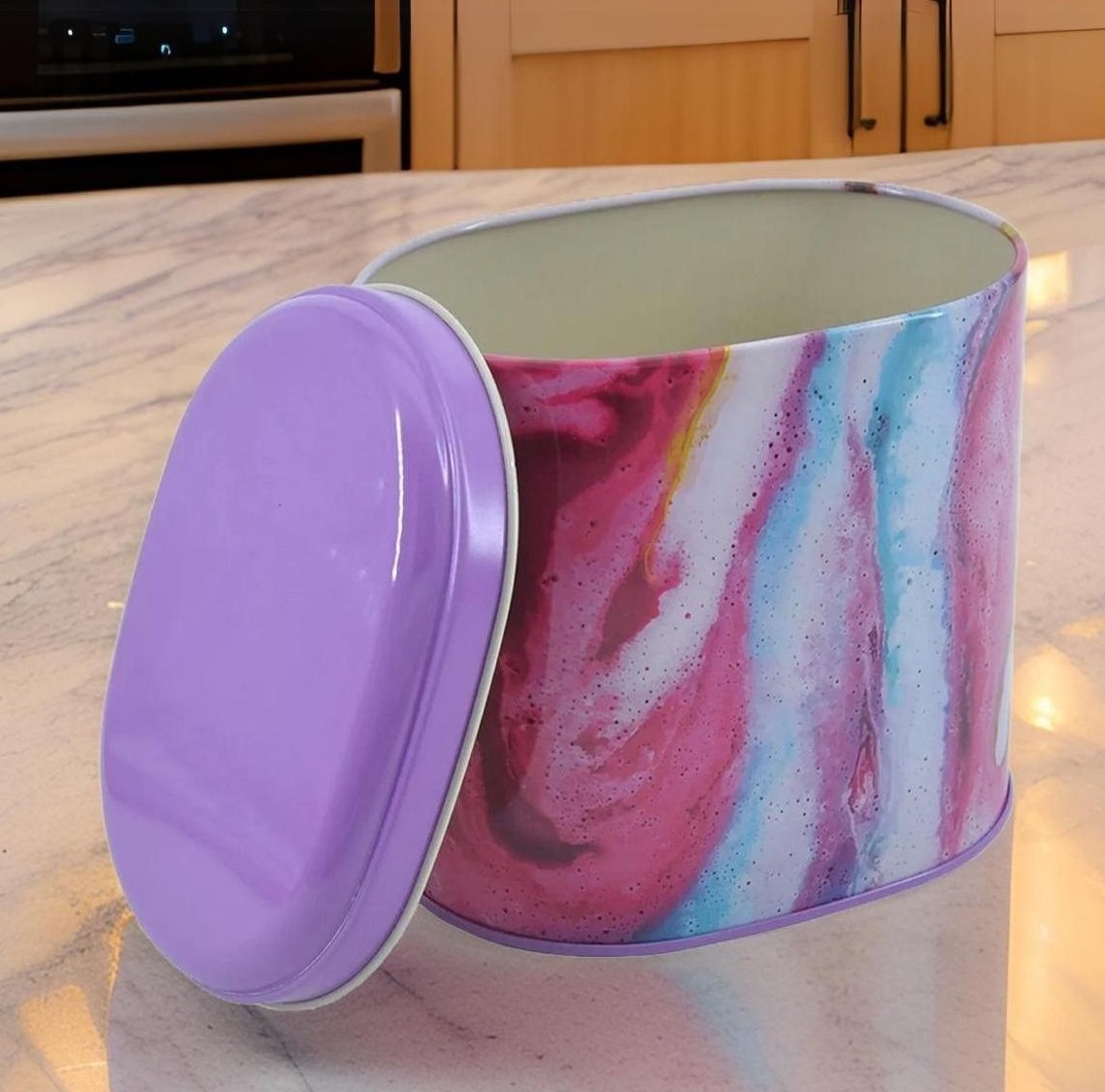 Oval Metal Kutu – 140 x 120 x 130 mm (1,4 L) Pembe ve Altın Mermer Dokulu — Yuvarlak Kutular — görsel 5 / 5 — Tinbox