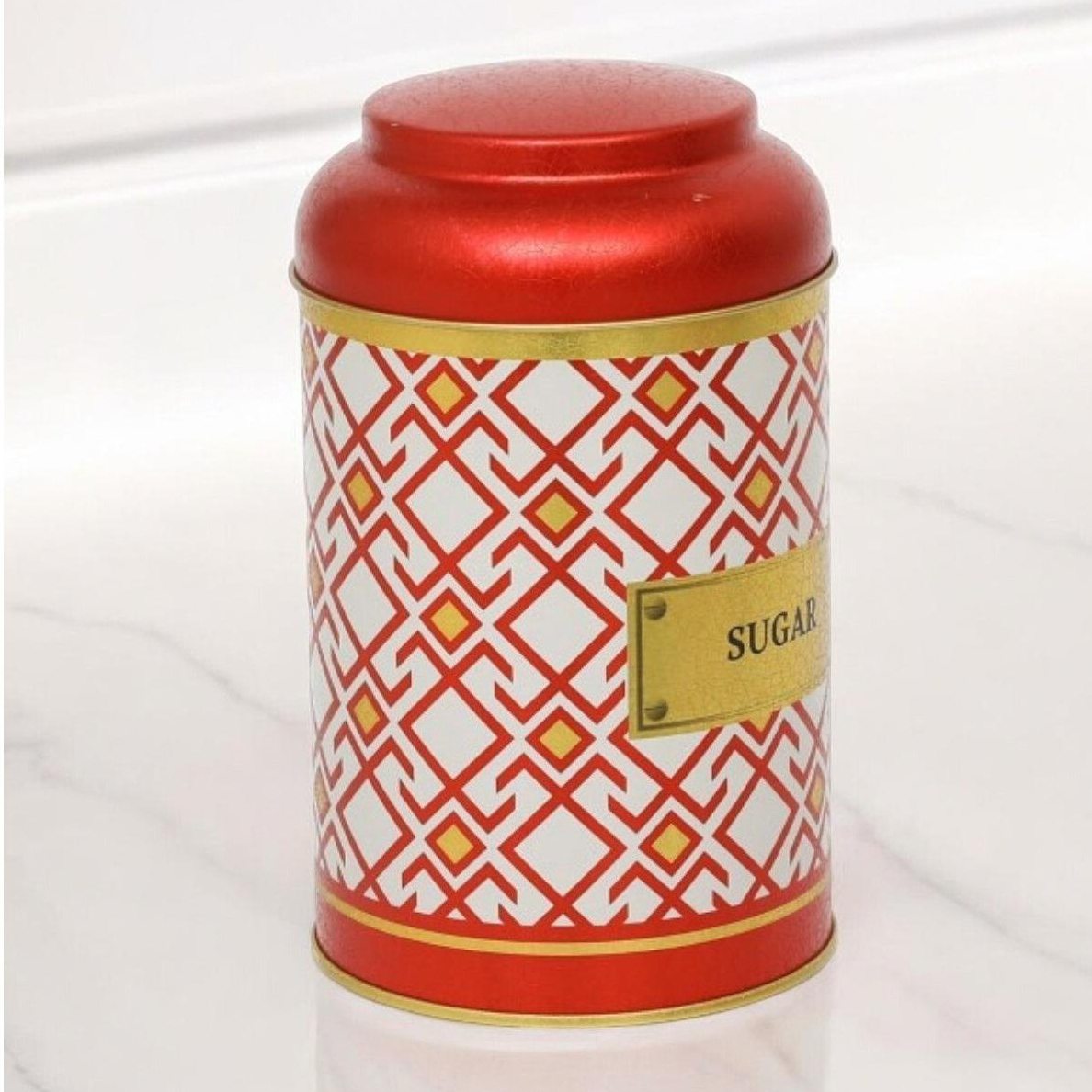 Ø105 x 150 mm Yuvarlak Metal Kutu – 1,2 L, Kubbeli Kapaklı, Dikişsiz Desen Tasarımı, Geometrik Çizgiler, Kırmızı Arka Plan…