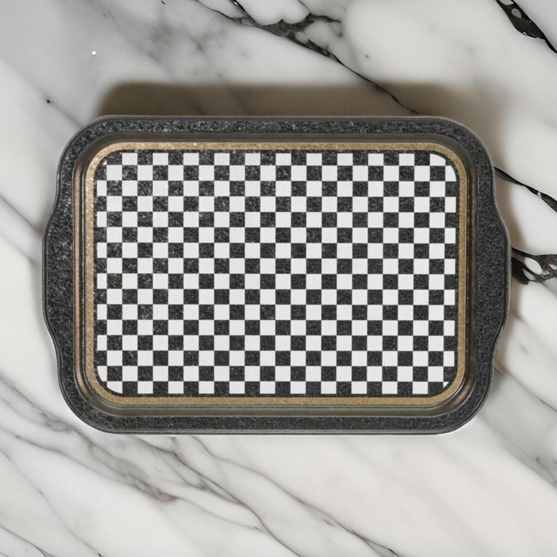 215x316 mm Metal Dikdörtgen Tepsi Kulpu Kareli Desen — Tepsiler — görsel 2 / 2 — Tinbox