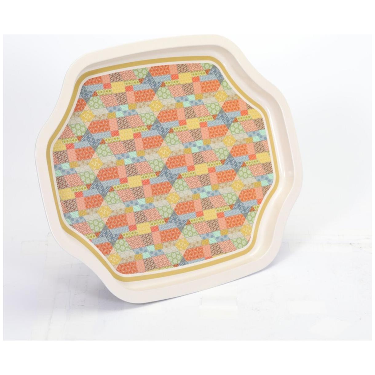 Kavisli dalgalı kenarlı tepsi 285x400 mm Patchwork desenli krem rengi zemin — Tepsiler — görsel 3 / 5 — Tinbox
