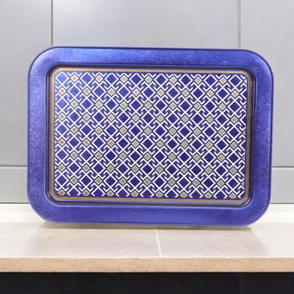 310x430 mm Metal Dikdörtgen Tepsi, Dikişsiz Desen Tasarımı, Geometrik Çizgiler, Mavi Arka Plan — Tepsiler — görsel 5 / 5 —…