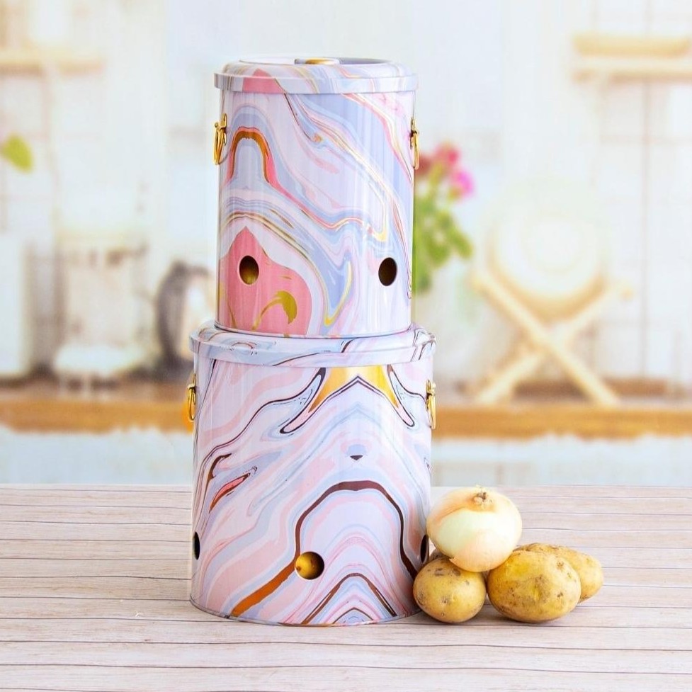 Metal Patates ve Soğan Saklama Kabı Seti Ø225x240 mm (2 Parça) Pembe ve Altın Mermer Dokulu Sıvı Pembe Tasarım — Kutu Setl…