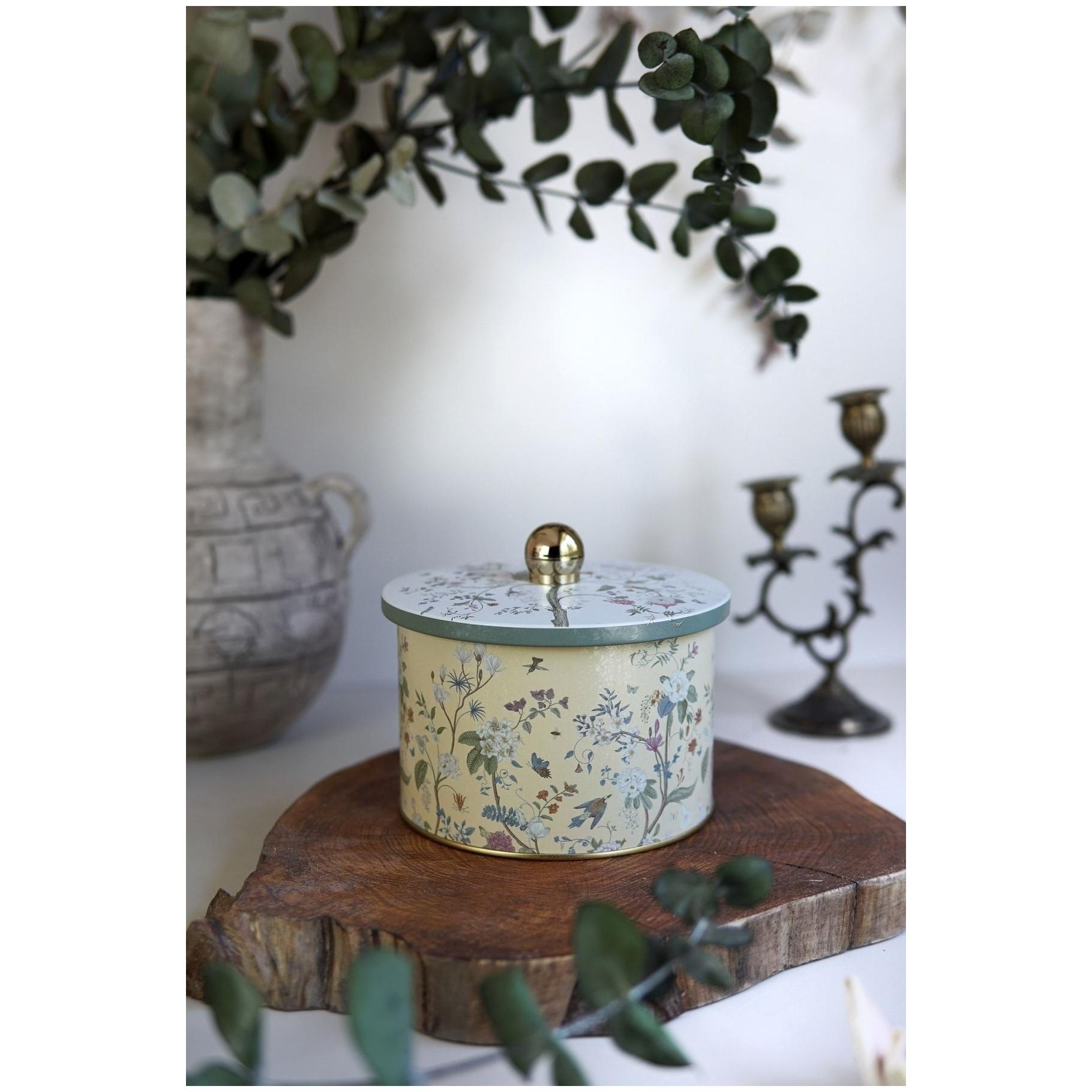 Ø140x100 mm Metal Yuvarlak Saklama Kabı Kulpu Çiçek Desenli Pastel Sarı — Yuvarlak Kutular — görsel 3 / 3 — Tinbox
