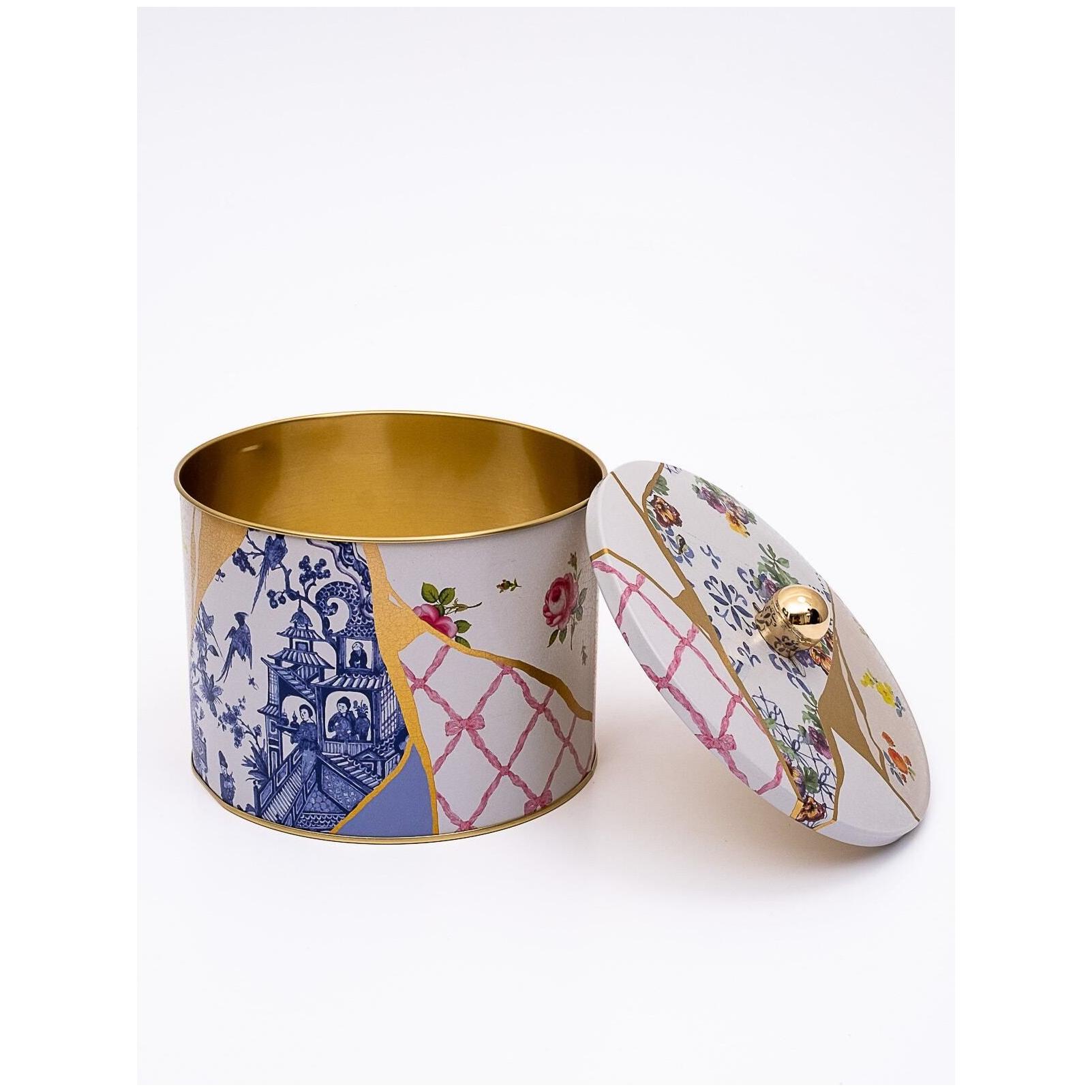 Ø175x130 mm Metal Yuvarlak Kutu Kulpu, Kintsugi Altın Damarlı Çiçek Desenli — Yuvarlak Kutular — görsel 2 / 3 — Tinbox