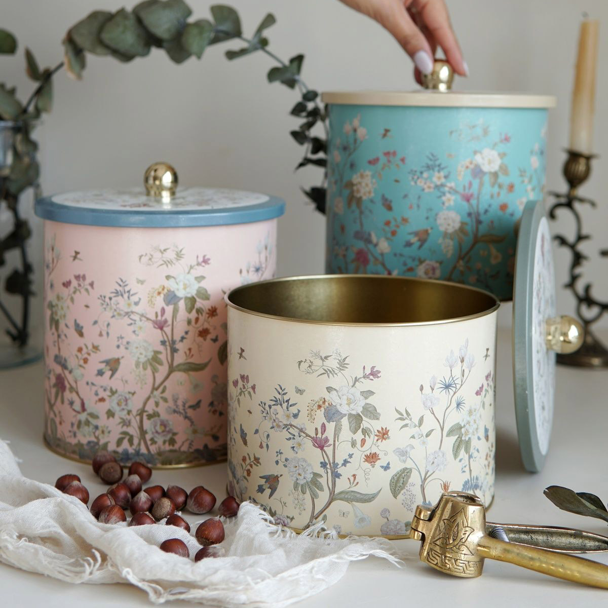 Round Metal Tin Canister Set Ø175 mm ( 3Pcs) Floral Design Pastel Blue Botanica Design — Box Sets — Tinbox